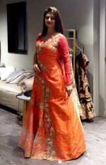 Divyanka Tripathi shopping for wedding at Kalki Fashion_ on June 24, 2016